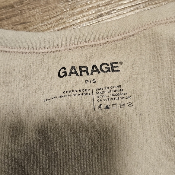 Bundle of 6 tops - Picture 3 of 7